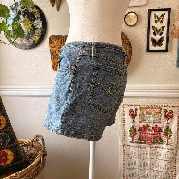 Vintage Y2K No Boundaries Juniors 11 Denim Shorts Button Fly Mid Rise - Picture 2 of 8